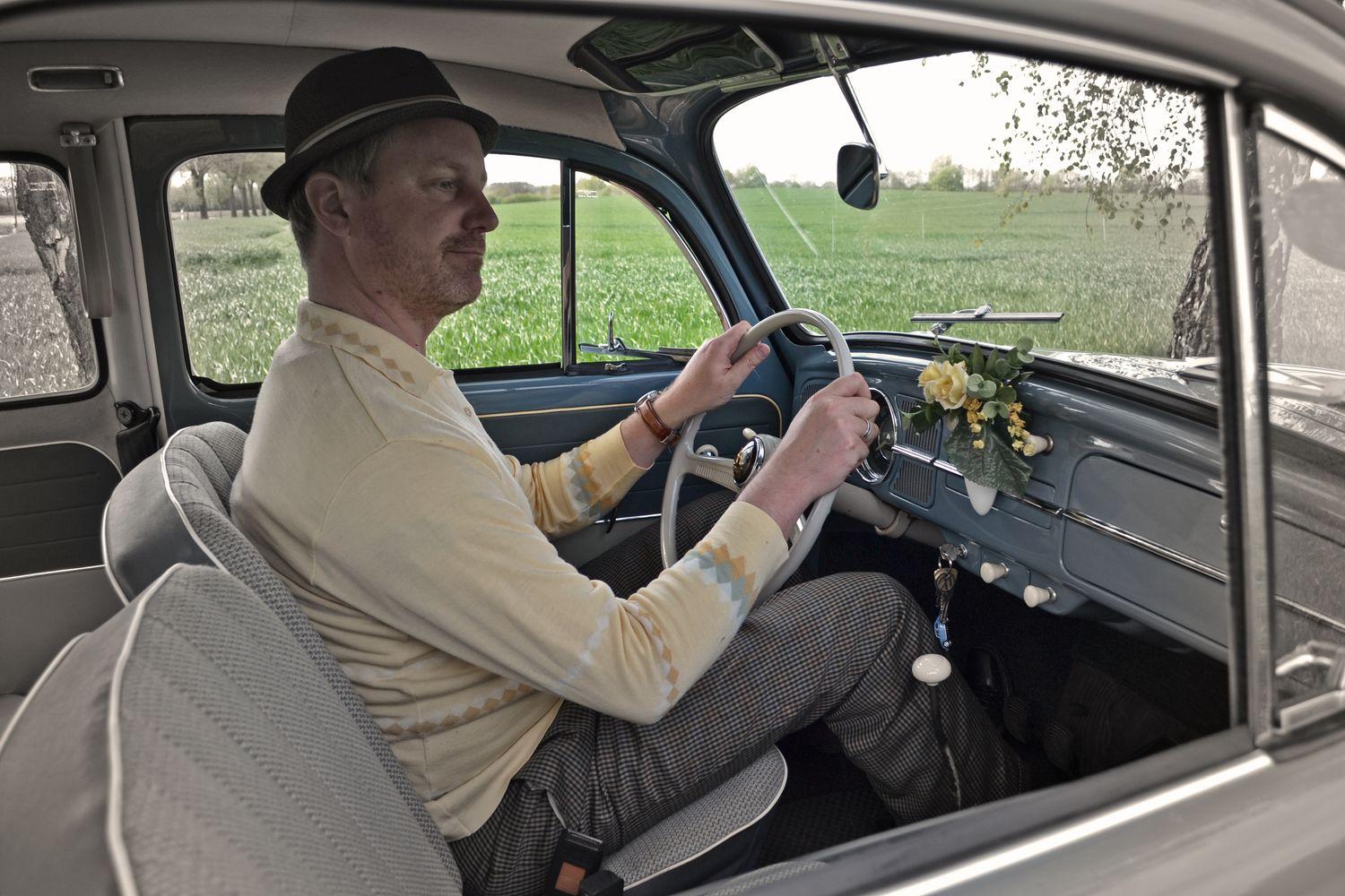 VW Käfer: Oldtimer im Portrait Fahrt