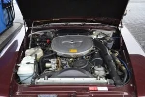 Mercedes 560 SL Oldtimer Portrait Motor