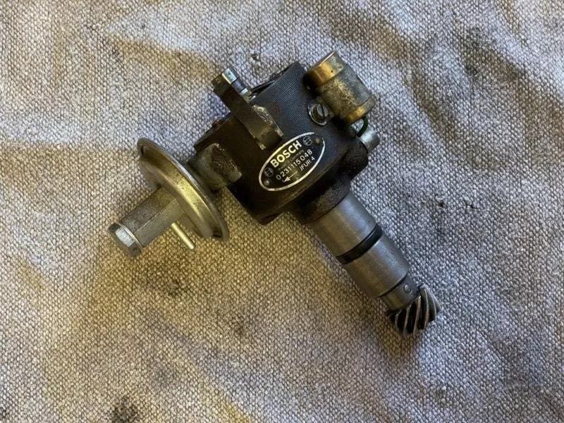 Bosch mechanische Einspritzpumpe, Modellnummer 0 231 178 009, die in Verbrennungsmotoren verwendet wird, um Kraftstoff unter hohem Druck zu den Zylindern zu liefern.